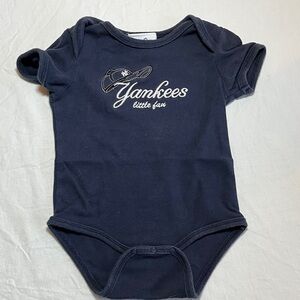 12M New York Yankees Little Fan Navy Bodysuit